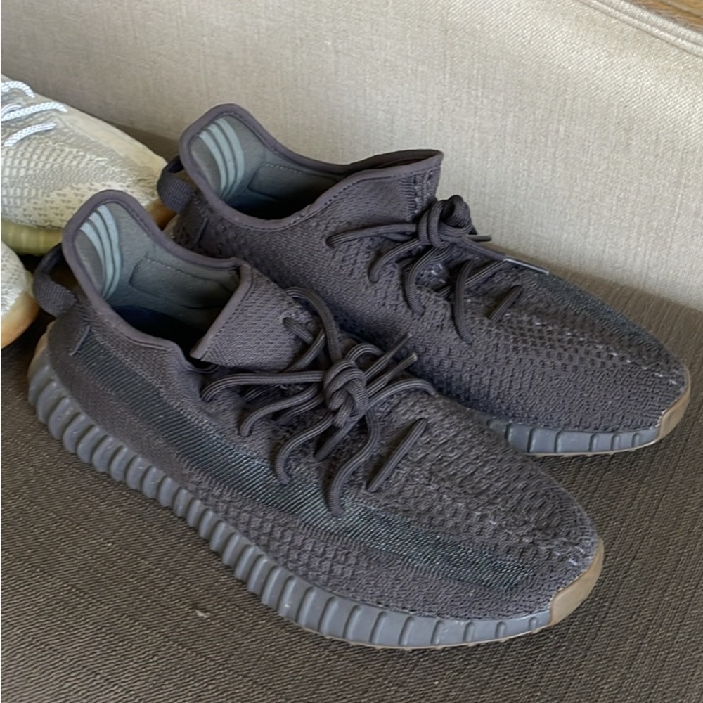 Adidas Yeezy 350 V2 - Cinder